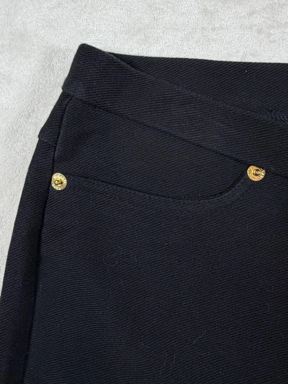 Michael Kors Size M Black Pull-On Slim Strerch Pants with Gold Logo Tag